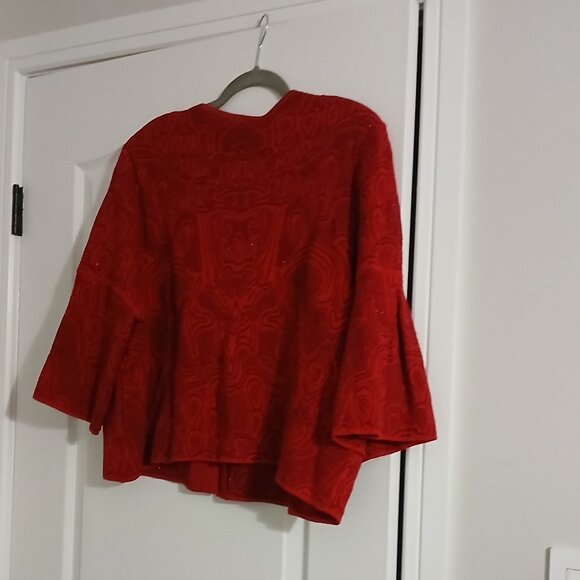 Red jacket - Picture 2 of 5